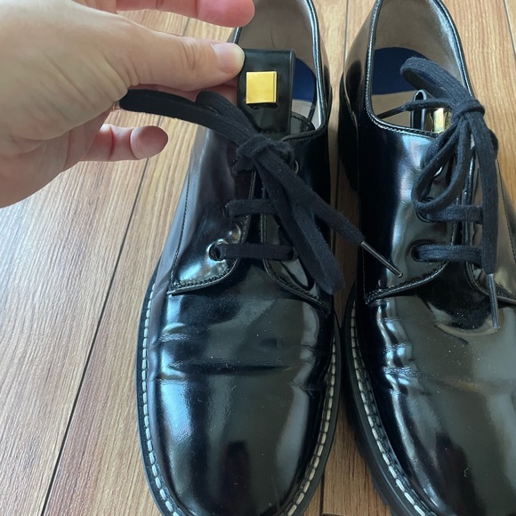 Stuart Weitzman Jesper Oxford Shoes - Picture 6 of 9